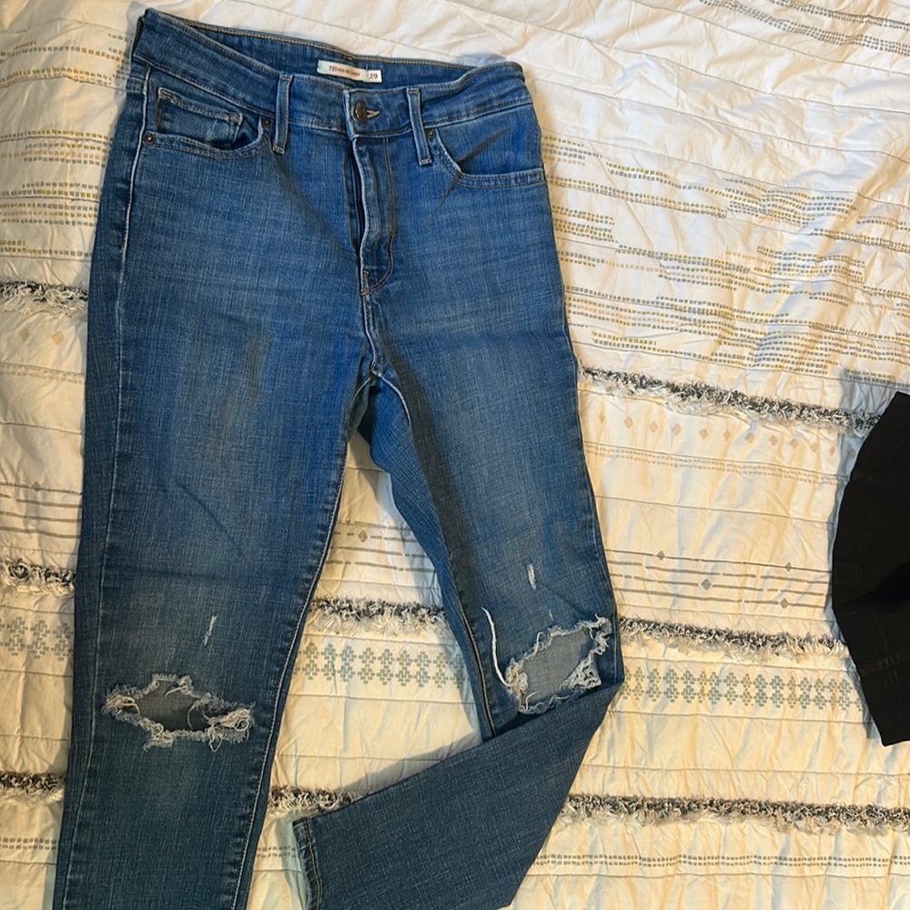 Levi skinny jeans size 29, 721 high-rise
